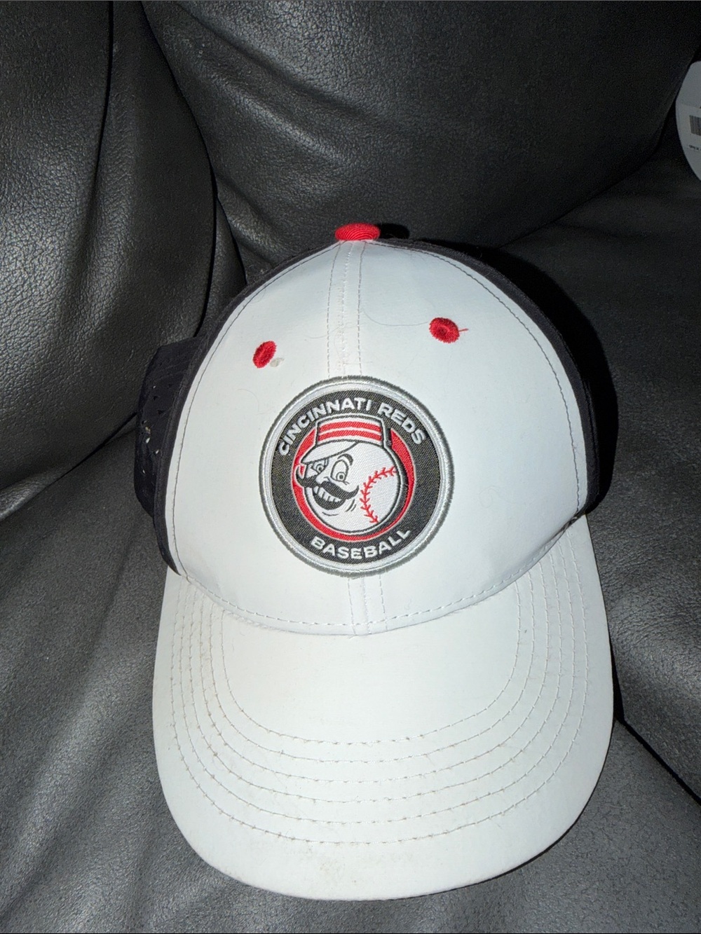 Kids youth children’s hospital Cincinnati Reds White & Black Baseball Cap